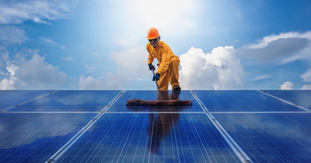 Lavagem de Painel Solar EMS
